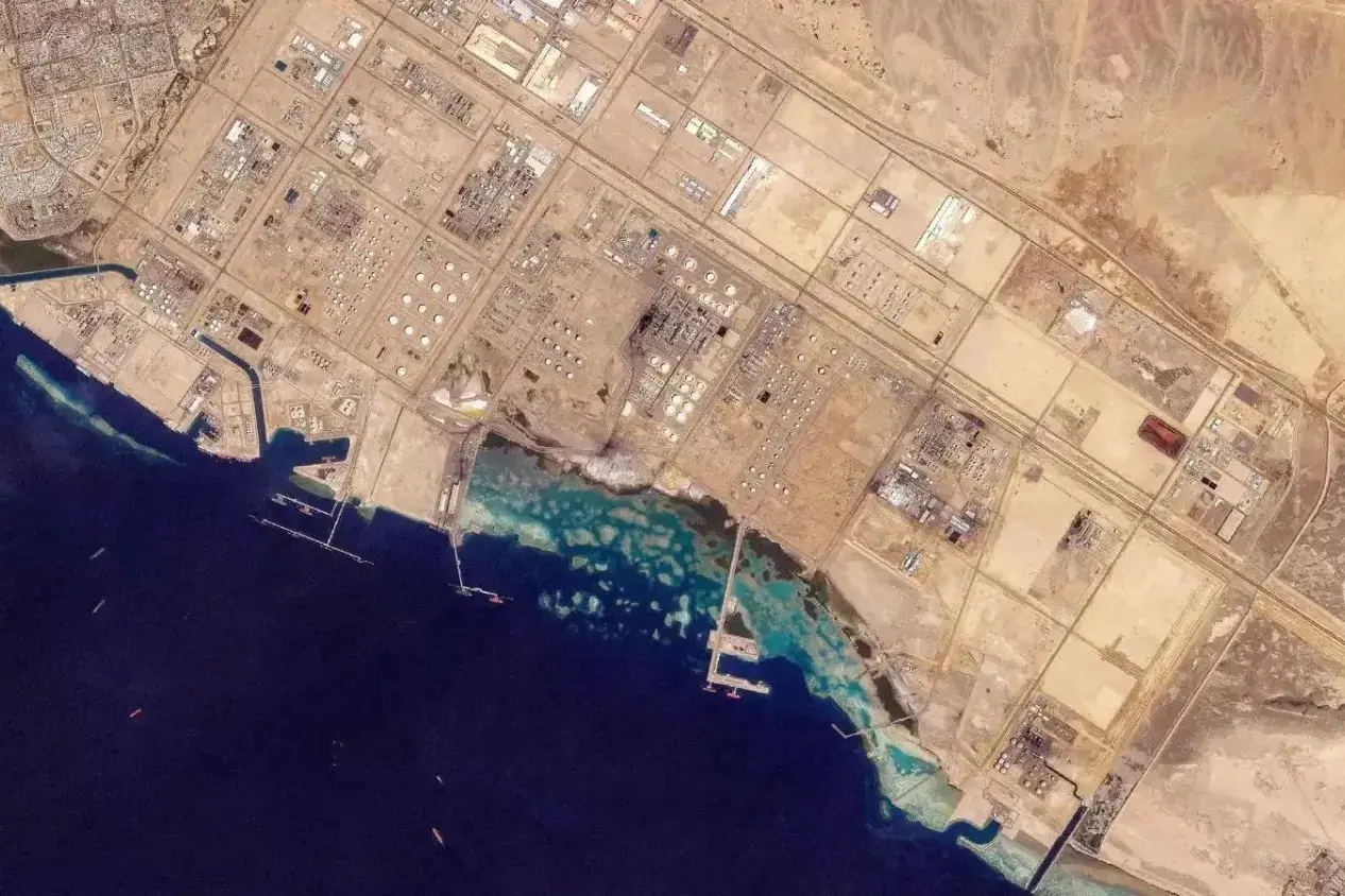 Naftatankerit rünnati Saudi Araabia ranniku lähedal Yanbu sadama juures
