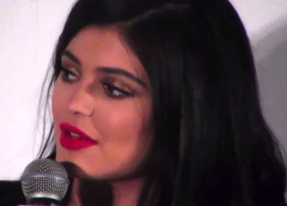Kylie Jenner jagab troopilisi puhkusepilte Instagramis