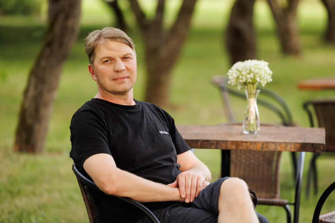 Näitleja Lauri Kink tähistab sügisel 50. sünnipäeva: lavalaudadelt sepatöö ja jahilaskmiseni