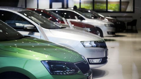 Automüük Eestis järsult tõusnud, uusi autosid ostetud kaks korda rohkem