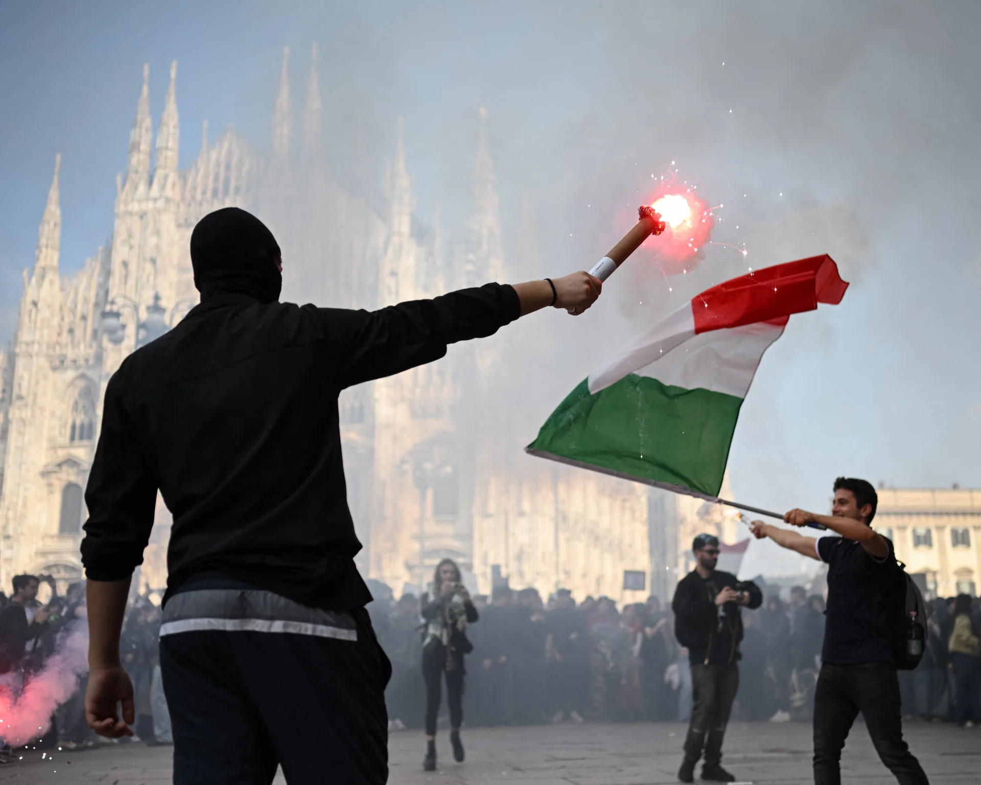 Elukalliduse vastased meeleavaldused eskaleerusid Milano ja Lissabonis