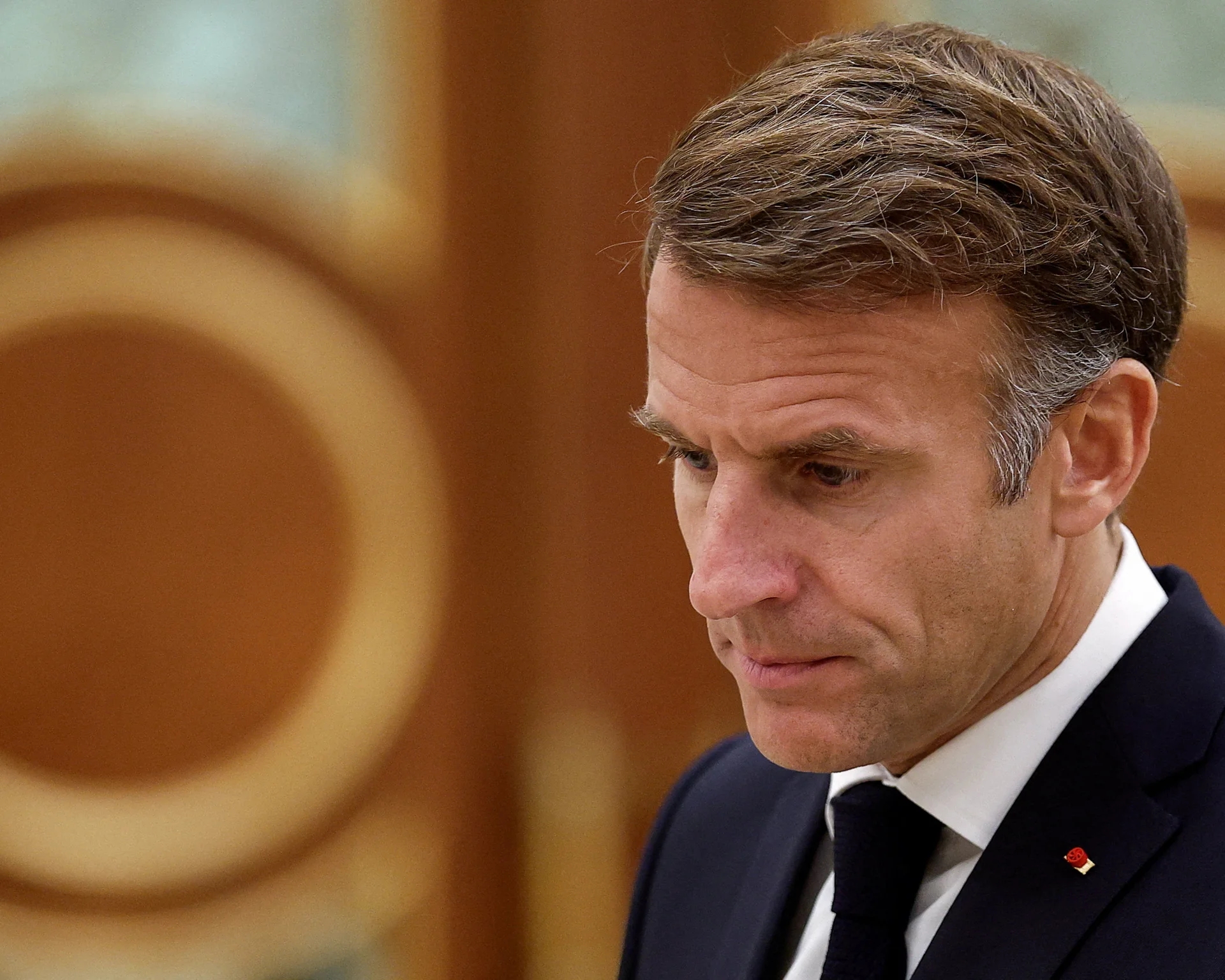 Prantsusmaa president Emmanuel Macron on isoleeritud keset massilisi rahutusi