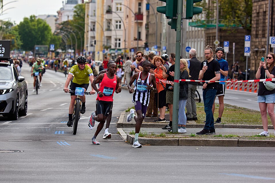 Londoni maraton: Sawe kirjutas ajalugu kahe tunni piirist