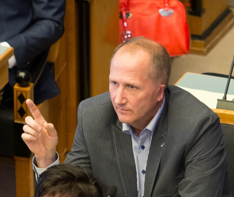 Reformierakonna ja Eesti 200 fraktsioonid algatasid Riigikogus topeltkodakondsust lubava eelnõu