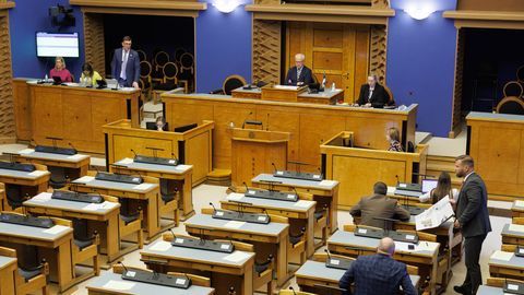Riigikogu infotunnis vastavad Michal, Pakosta ja Terras