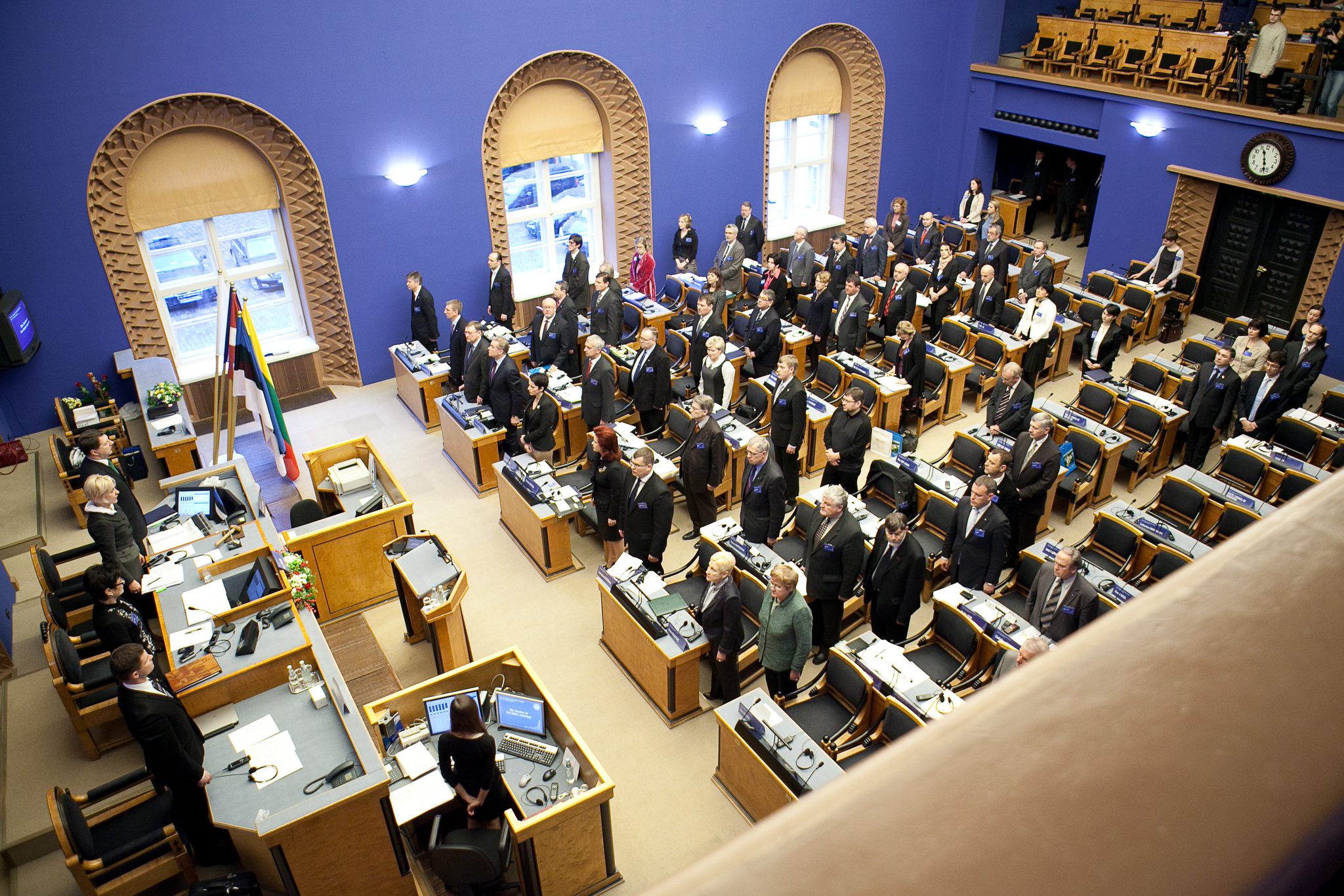 Valitsus karmistab migrantide smugeldajate karistusi ja muudab üüriseadust
