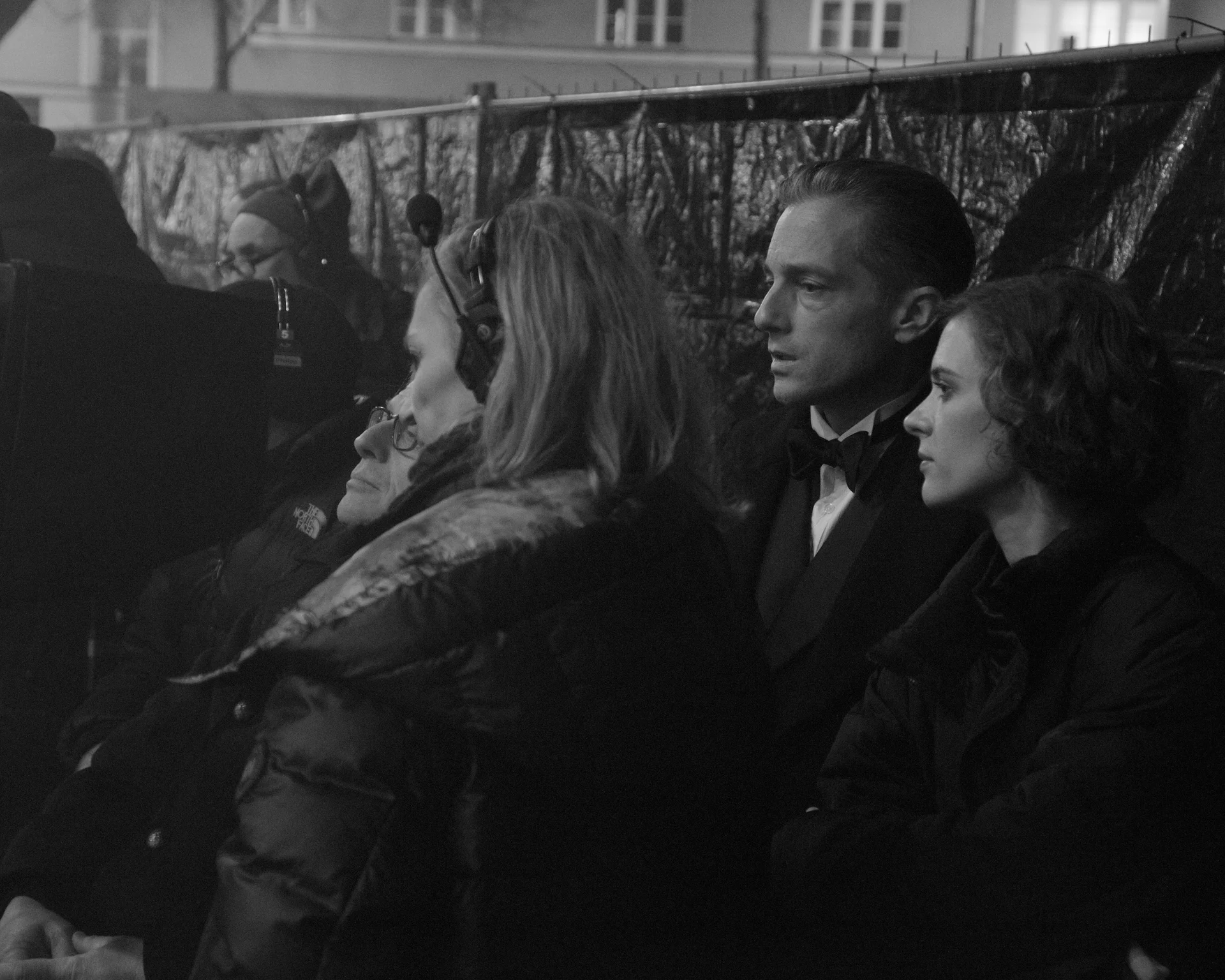 Saksamaa ajalooline draamasari „Babylon Berlin“ jõuab viimase hooajaga tänapäeva poliitiliste pingeteni
