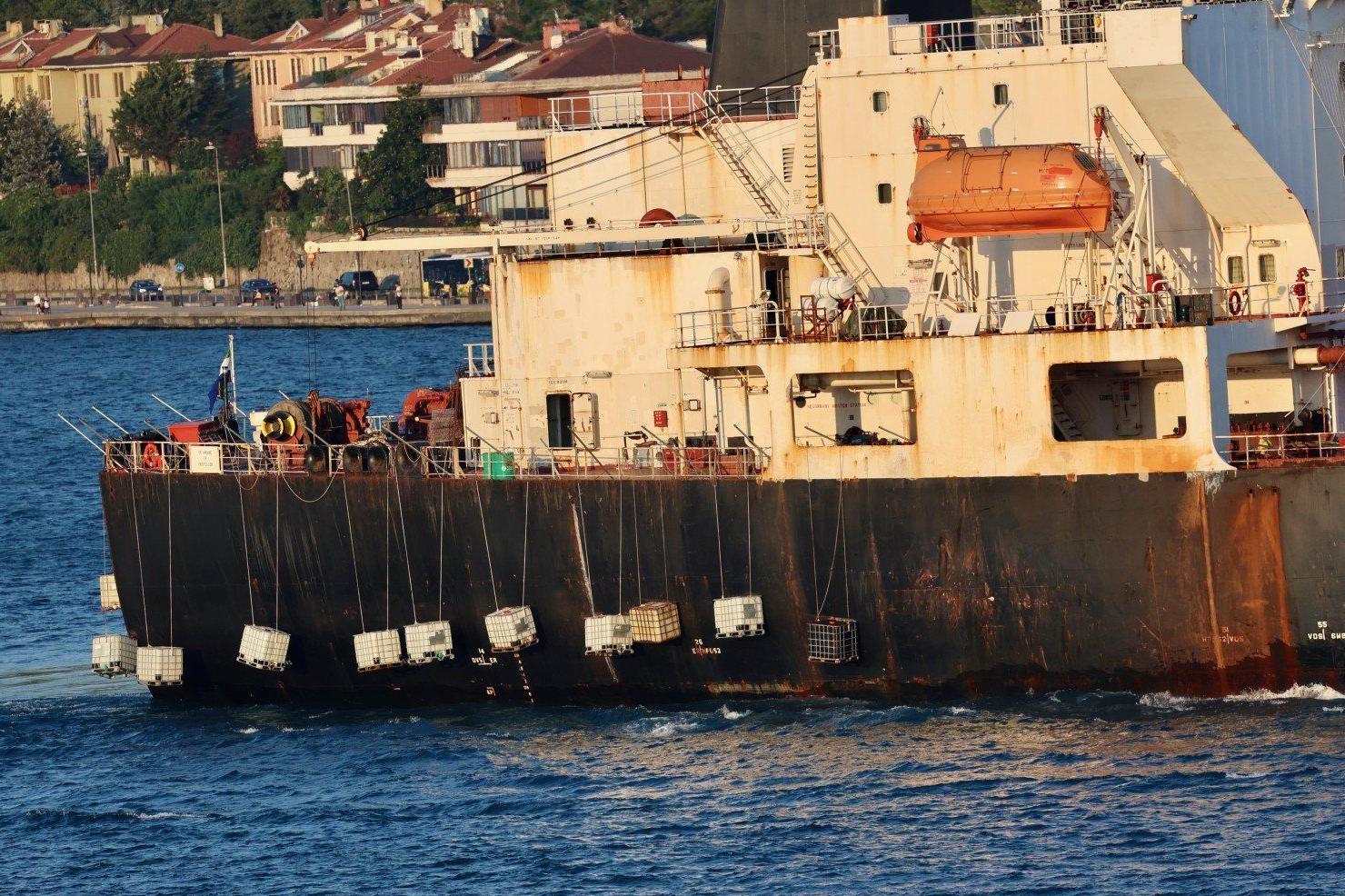 Vene laevad Istanbuli lähistel kasutavad droonirünnakute tõrjumiseks II maailmasõja aegset maskeeringut