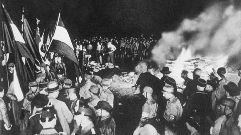 1933. aastal Saksamaal algasid kurikuulsad raamatute põletamised