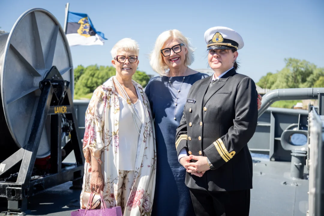Evelin Ilves külastas ristiemana päästelaeva Kindral Kurvits Pärnus