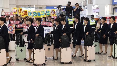 Ajalooline naistefutisalahing Lõuna-Koreas: Põhja- ja Lõuna-Korea klubid kohtuvad