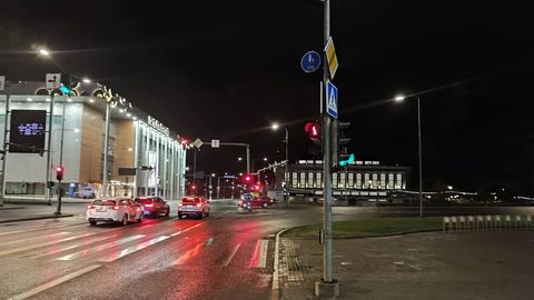 Tartu suurim ristmik jäi valgusfooriga valesti liikuma