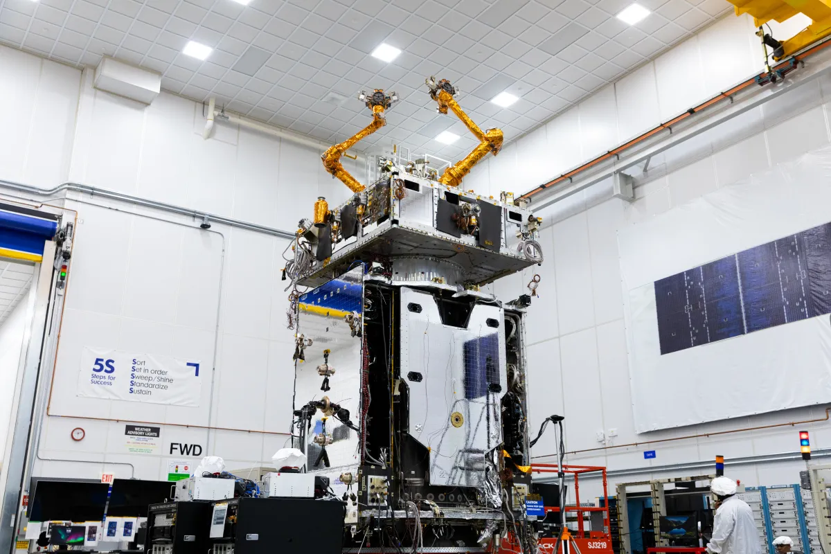Kosmoserobotite uus põlvkond pikendab satelliitide eluiga orbiidil