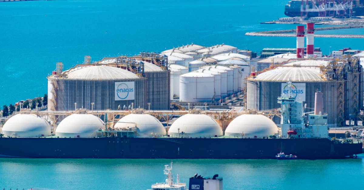 Australia Debates Gas Export Tax Amid Energy Policy Calls