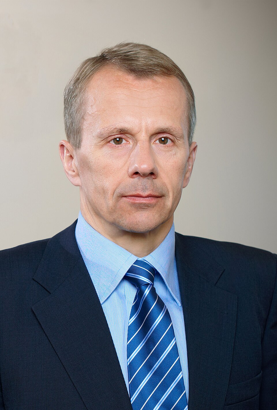 Налог на автомобили в Эстонии не принес ожидаемых доходов