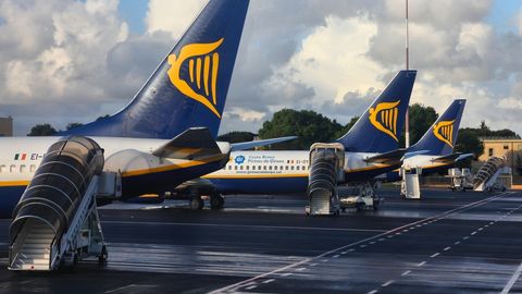 Ryanair karmistab reisireegleid: check-in sulgub kiiremini
