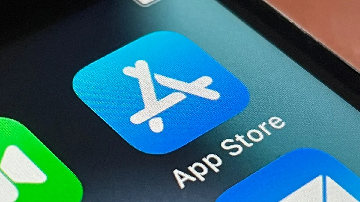 Apple'i pikaajaline juht Phil Schiller lahkub App Store'i tüüri juurest Cupertinos