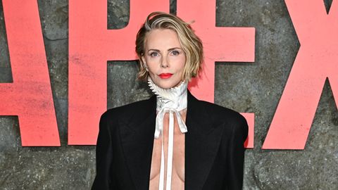 Hollywoodi tähed loovad uut moetrendi looduslike dekolteega