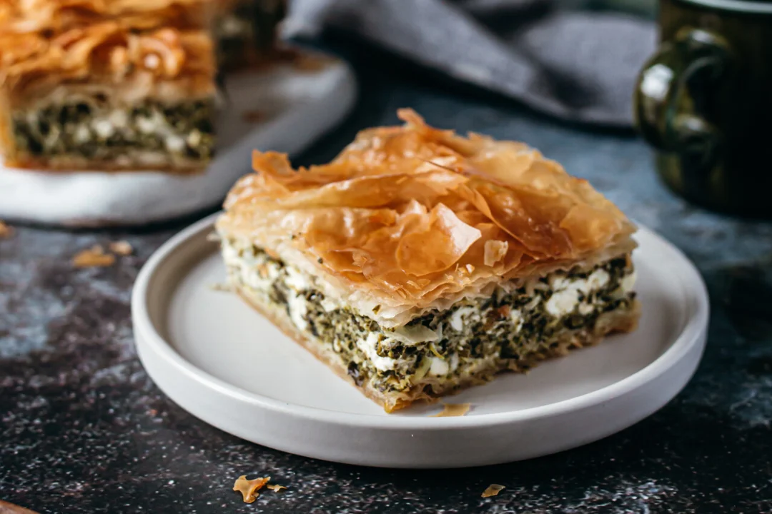 Kreeka toidutraditsioonid Eesti köögis: õpetus spanakopita valmistamiseks