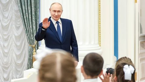Putin hires foreign nannies for secret sons