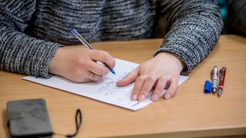 Eve Kruusmaa innustab Rakvere koolinoori kirjandivõistlusel