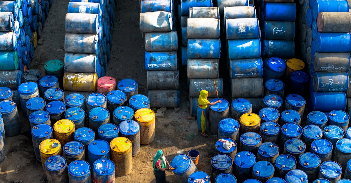 Цена нефти превышает 100 долларов за баррель