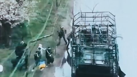 Ukraina brigaad päästis pommituse käigus kümme tsiviilisikut