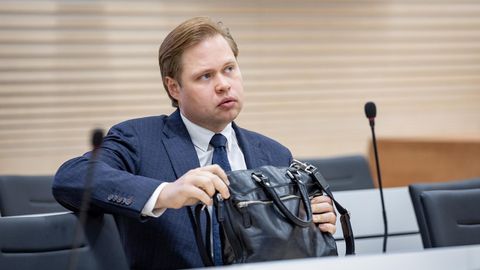 Prokuratuur peab vastama võimupoöluse kahtlustele