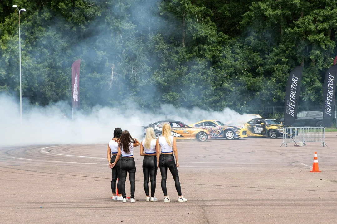 Eesti driftisõitjad vallutavad maailma ja murravad stereotüüpe