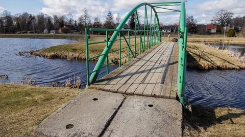 Valga tapmissüüdistuse all olev naine vaidlustab vahistamist