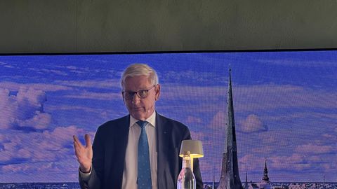 Carl Bildt: US political system is unpredictable and unreliable
