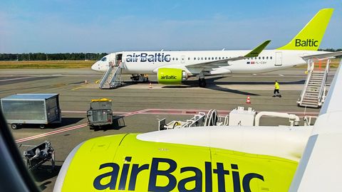 airBaltic muudab piletisüsteemi: käekott nüüd ainult kallimates piletiklassides