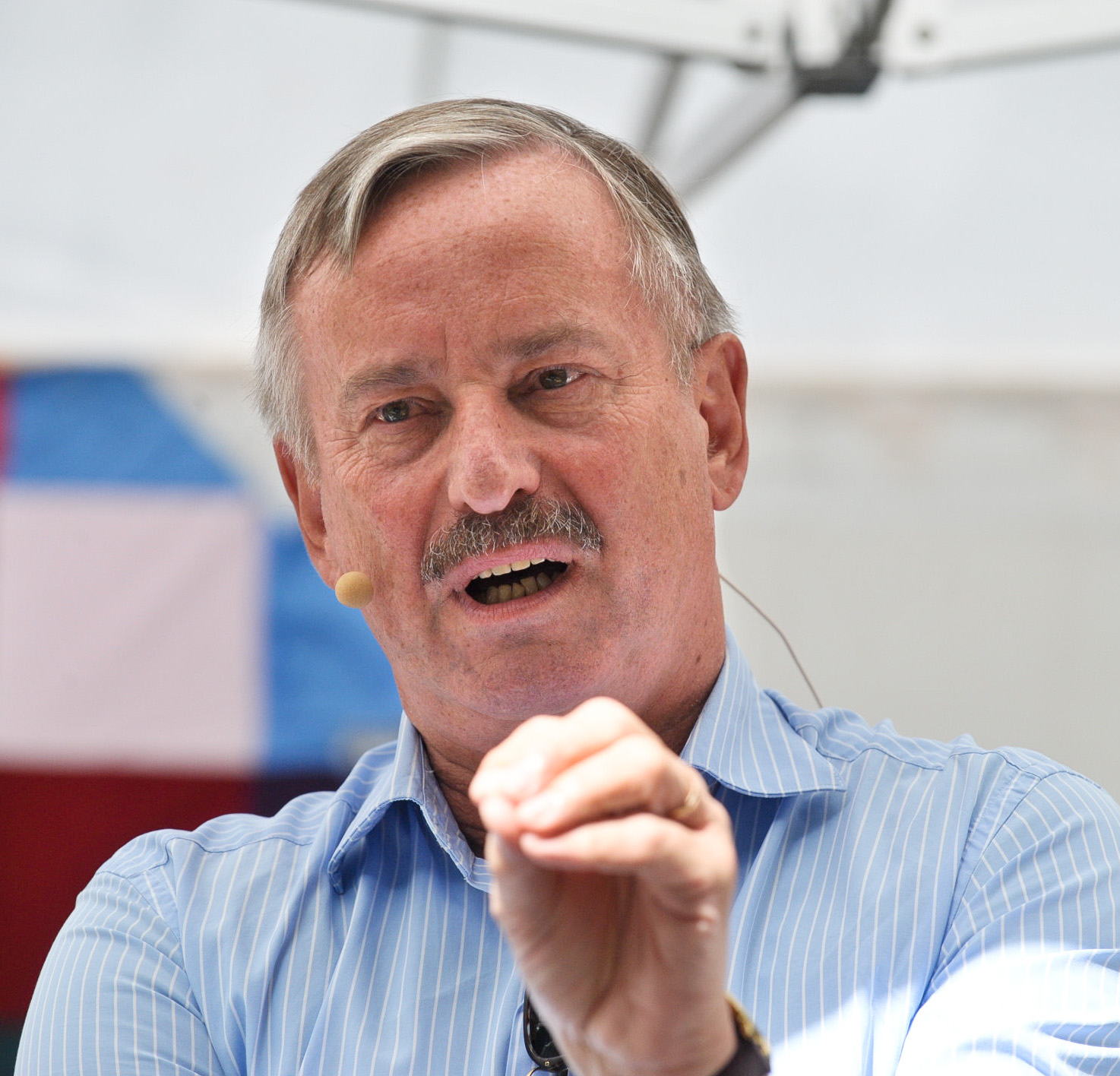 Teade: Siim Kallas on elus