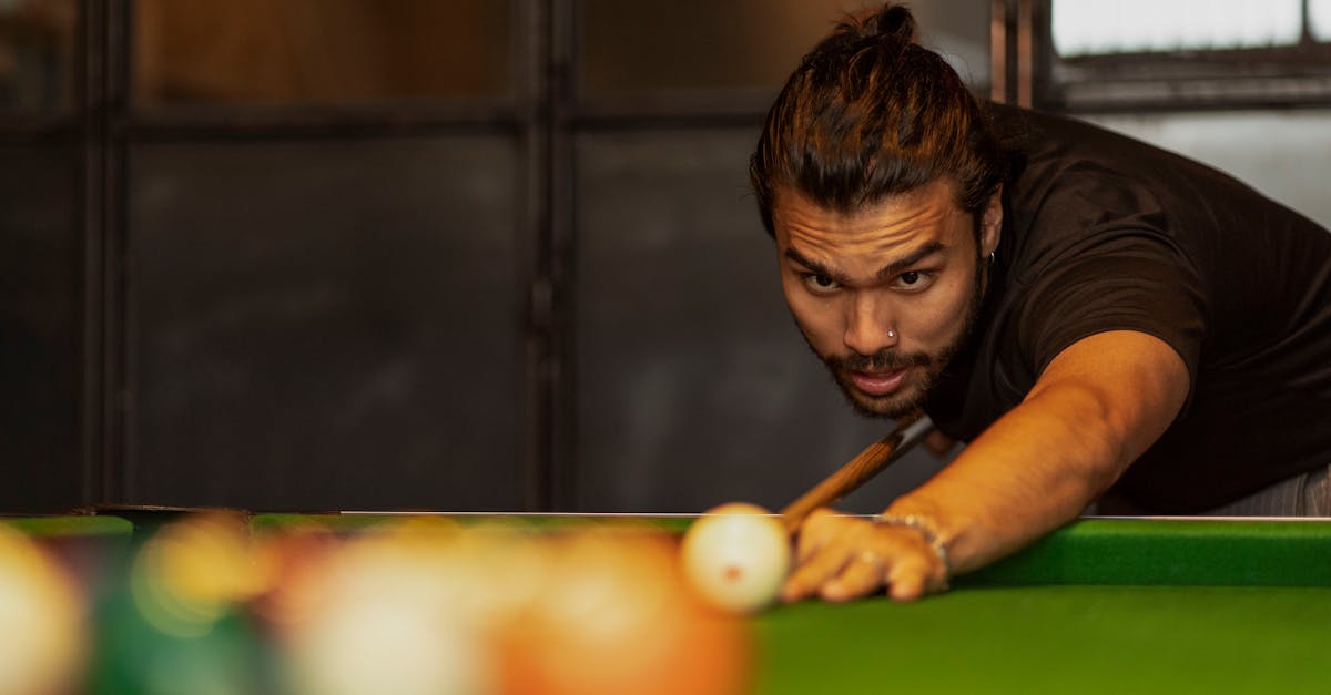 Wu ja Allen ajavad poolfinaali pingeliseks seisuga 11-11