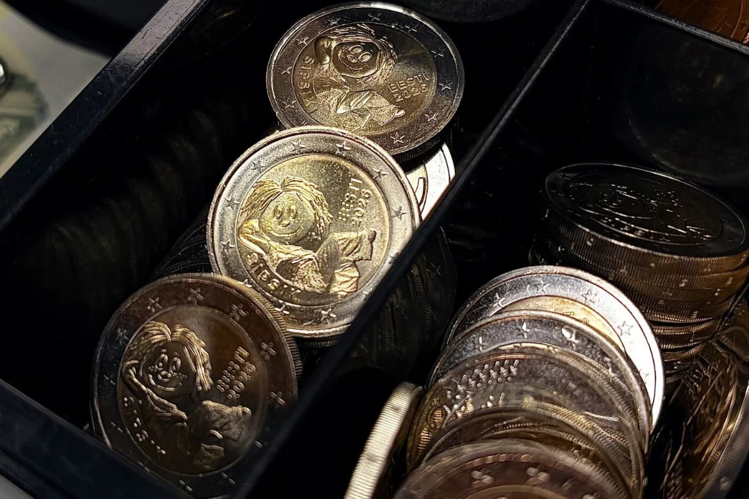 Eestlased jahtivad Sipsiku-münte: erikujundusega kaheeurone on muutunud populaarseks kollektsiooniobjektiks