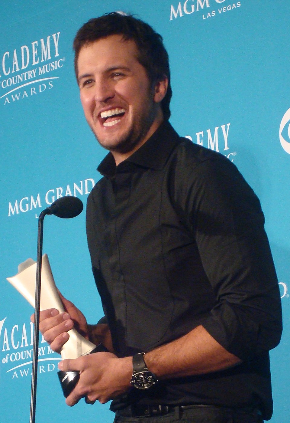 Luke Bryan tänavuses interjuus räägib väikse linna väärtustest
