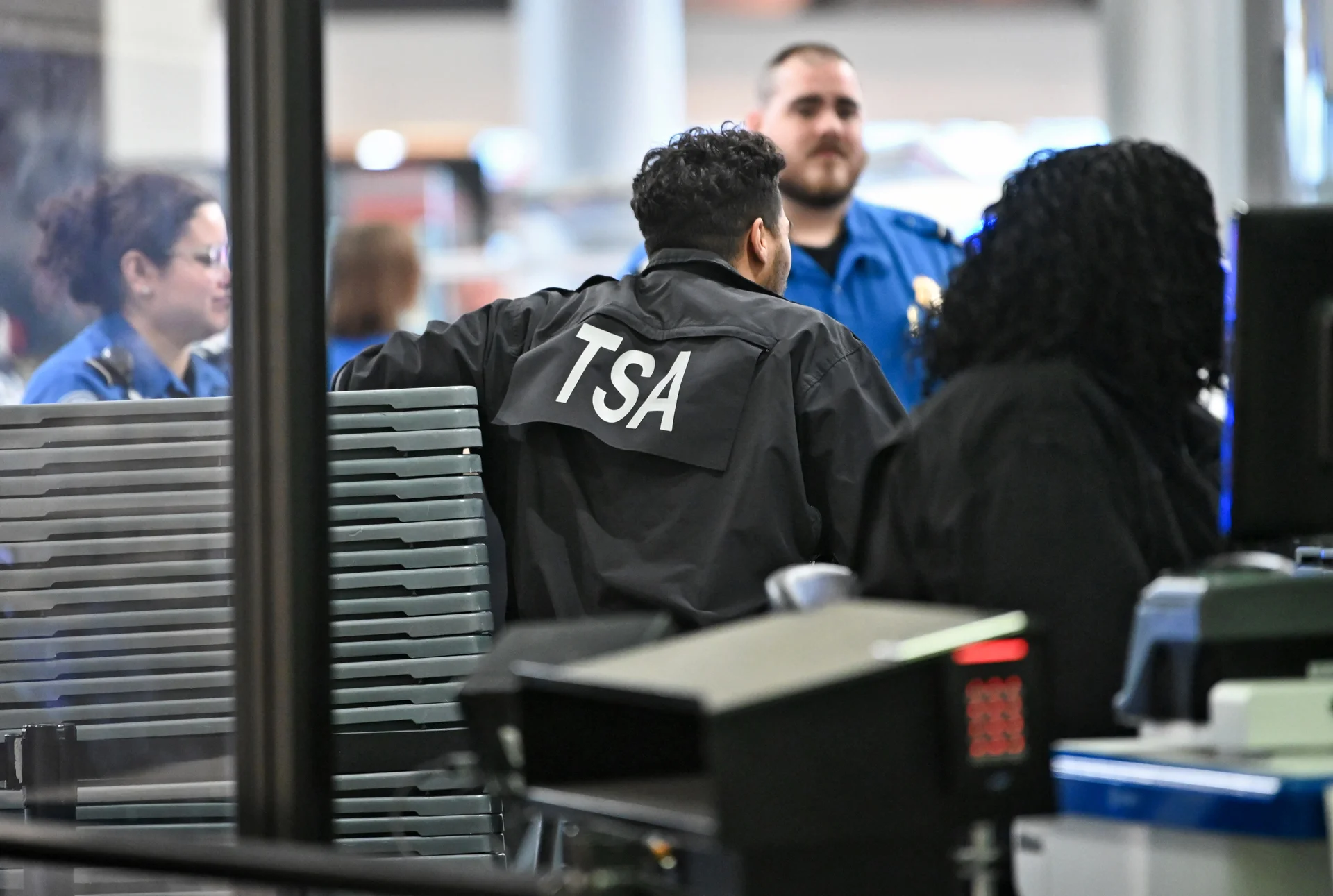 TSA eemaldas USA lennujaamades turvatöötajate toolid, vallandades ametiühingute protesti