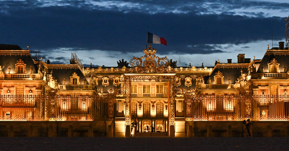 Macron seeks ways to entice Trump to G7 summit: Versailles dinner or golf