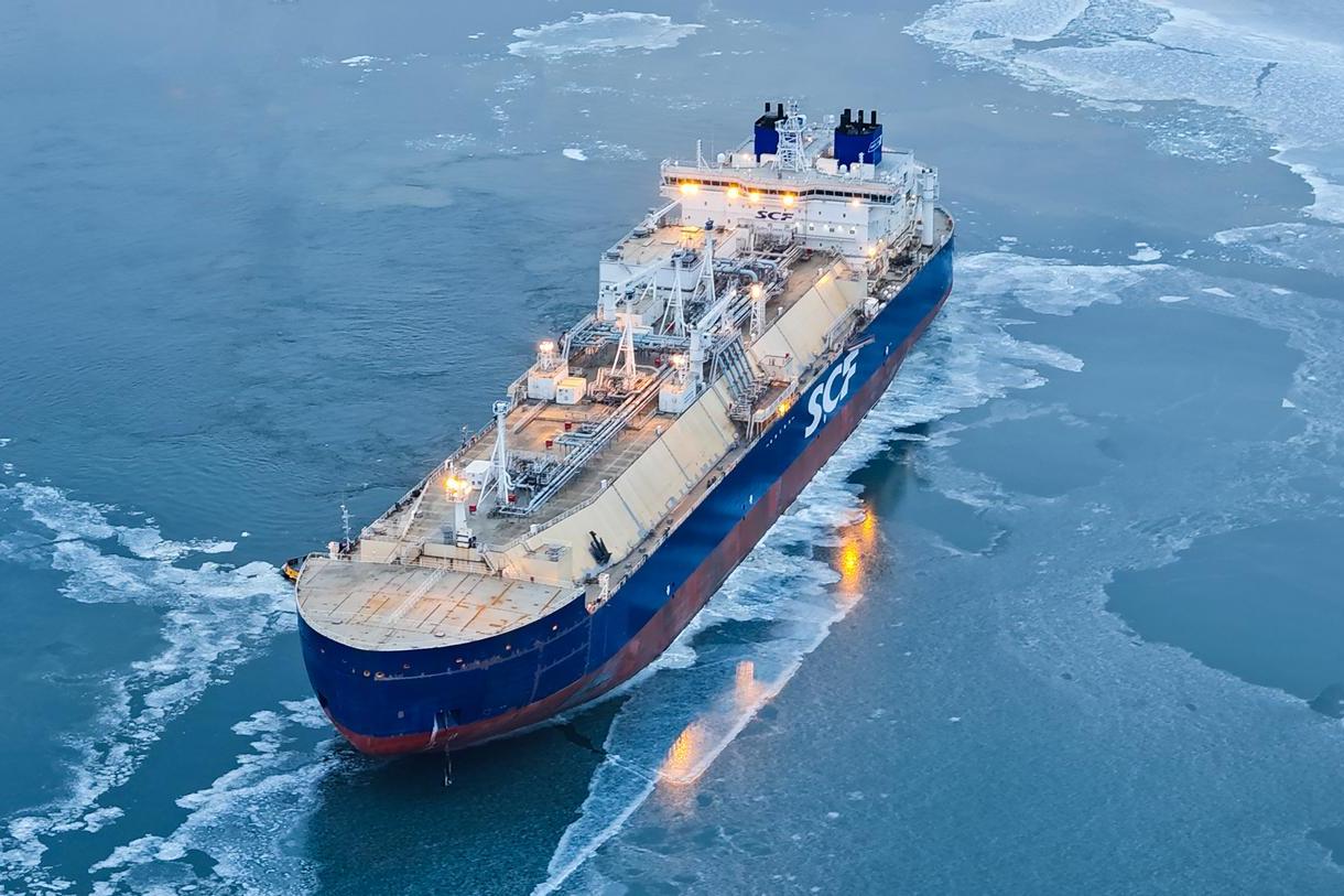 Venemaa saatis Ussuuri lahest Arktikasse teise jääklassist LNG-tankeri