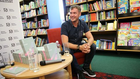 Mario Pulveri uus romaan "Theseuse laev" avaldab lootustandvat potentsiaali