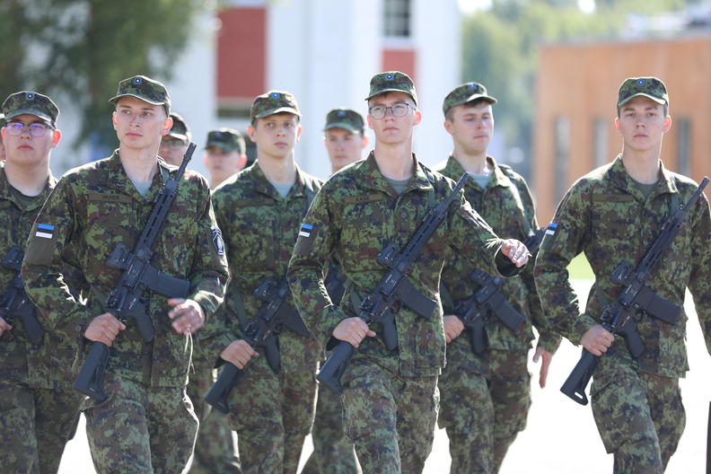 Tapal ja Võrus andsid noorsõdurid Eesti Vabariigile truudusevande
