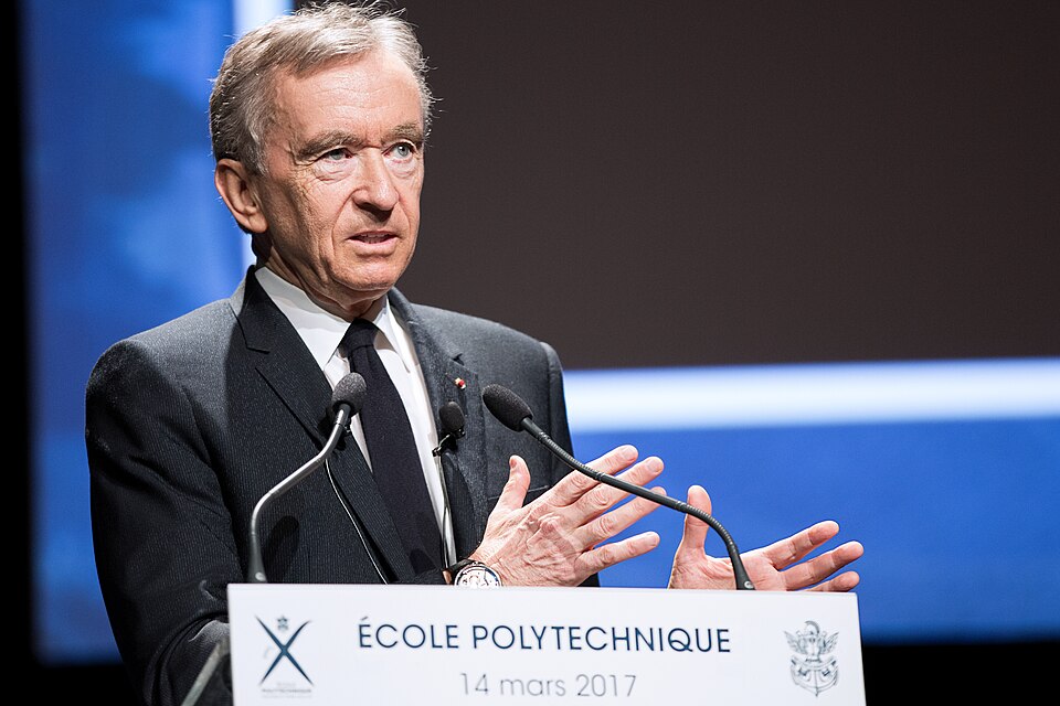 Prantsusmaa miljardär Bernard Arnault kasutab meediaimpeeriumi poliitiliseks ja äriliseks kasuks