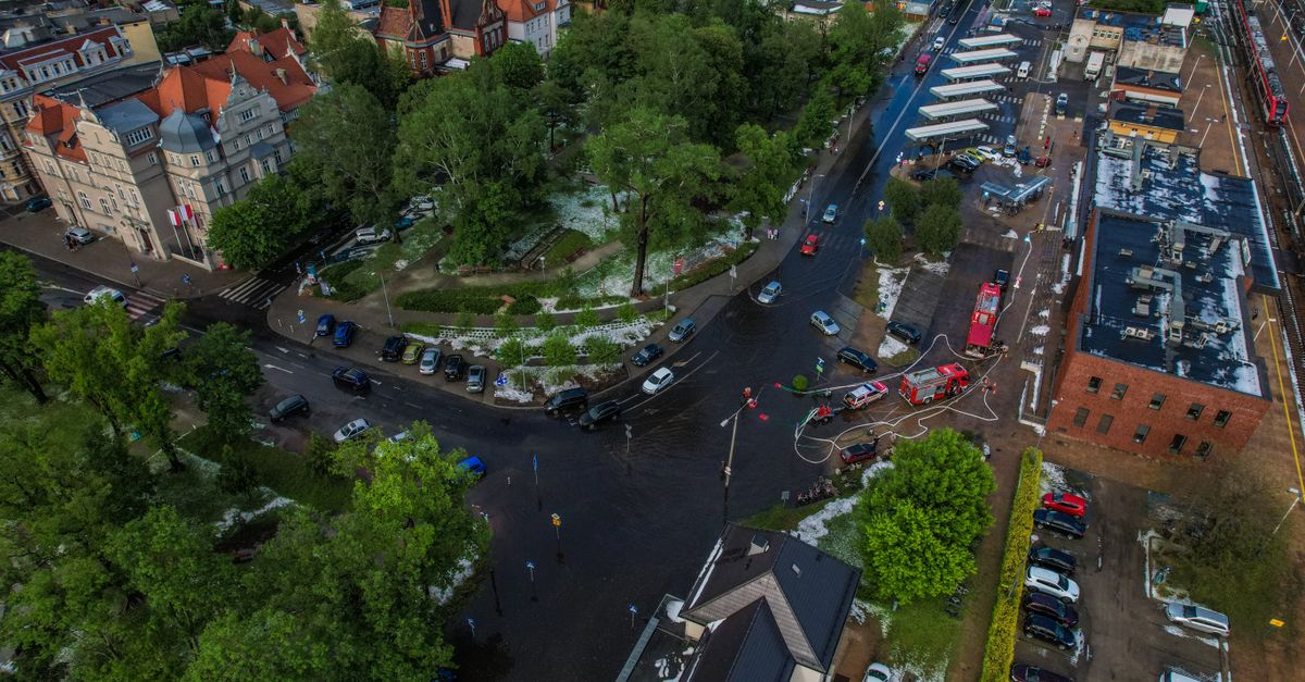 Взрыв в Бристоле: жители возвращаются домой