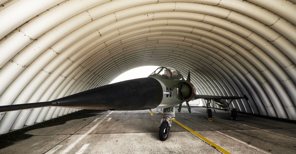 F-35 hävituslennuk kukkus Las Vegase lähedal alla, pilot pääses kergete vigastustega