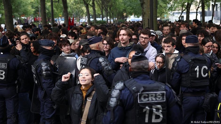 Prantsusmaa saadab laupäevaste protestide ees tänavatele 70 000 politseinikku