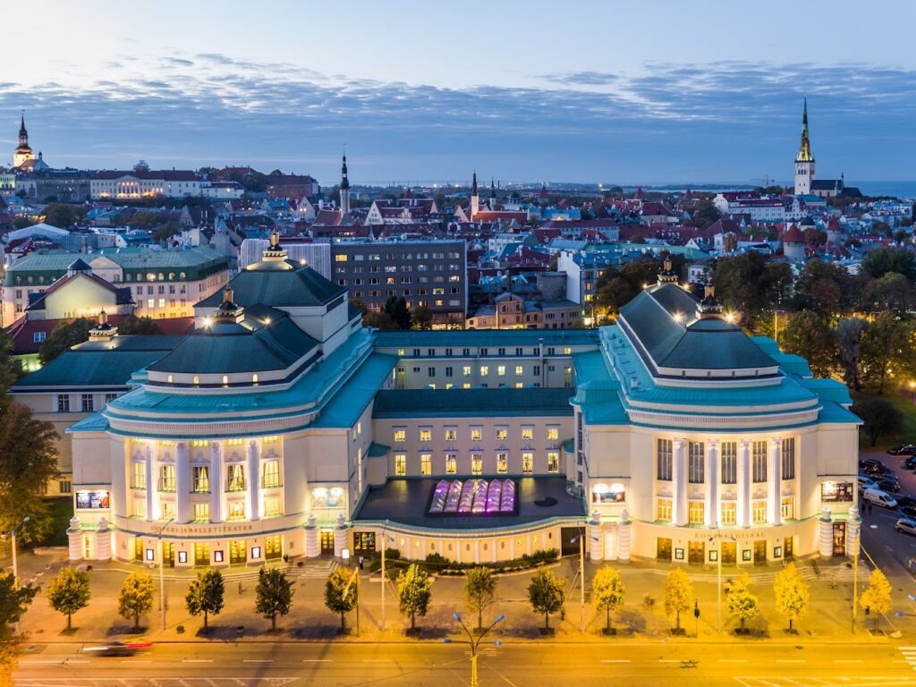 Laupäeval toovad Siim Kallase riiklikud matused Tallinna liiklusesse muudatusi