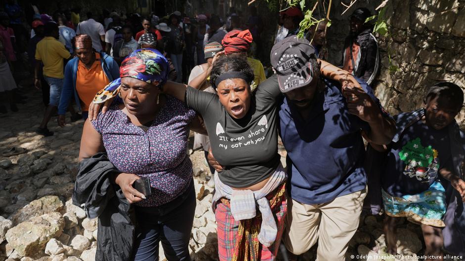Jõugurünnak Kenscoffis: Haiti kirikus hukkus vähemalt 47 inimest