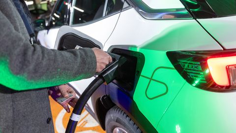 Kütusehinna tõus ajab eestlasi elektriautode poole
