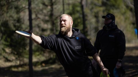 Kettagolfivõistlus kogus annetusi veteranidele