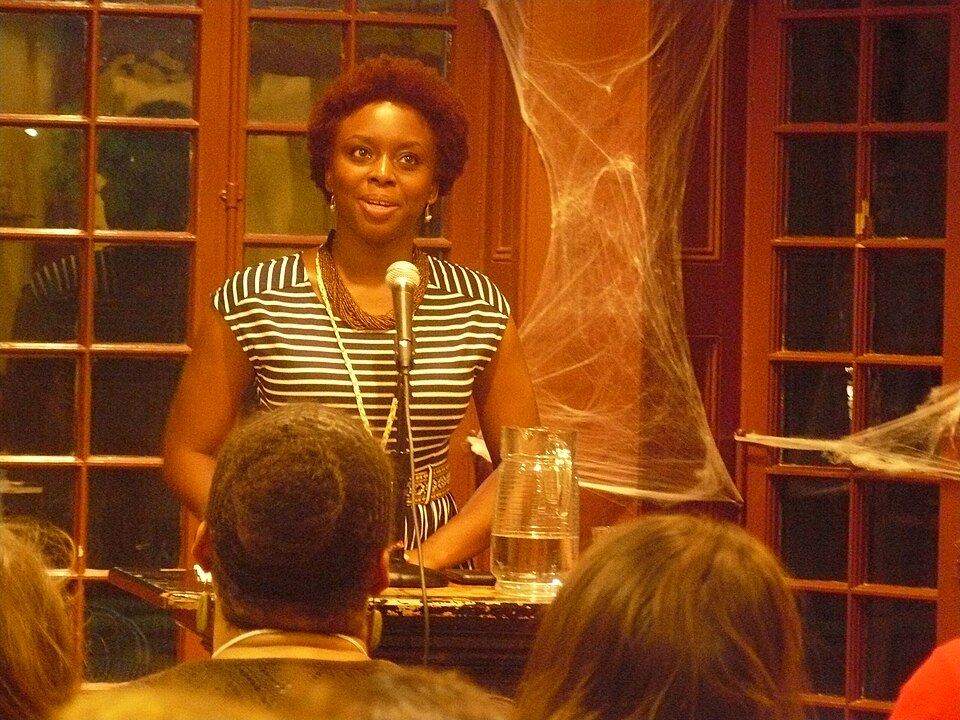 Eesti keeles ilmus nimeka Aafrika kirjaniku Chimamanda Ngozi Adichie uus teos